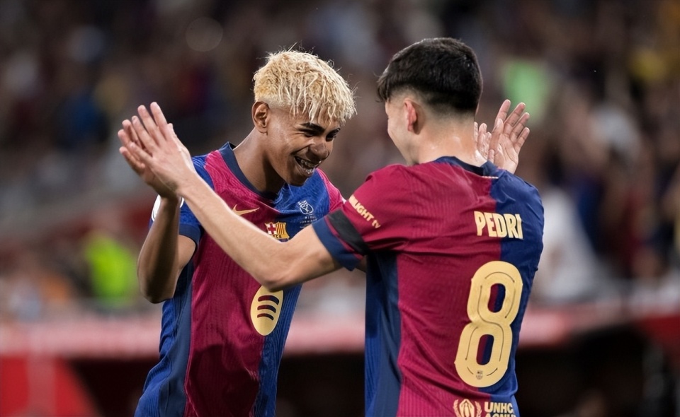 英媒：拜仁、尤文和巴黎有意免签科纳特，球员对各种选择持开放态度